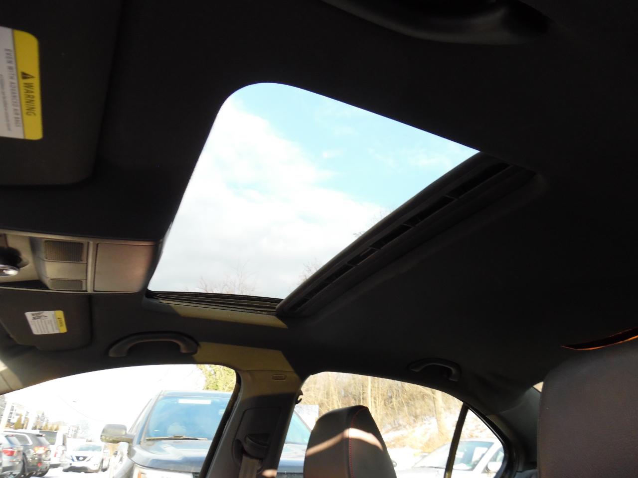 Volkswagen GLI 4dr Sdn Man Autobahn w/Nav PZEV 2012