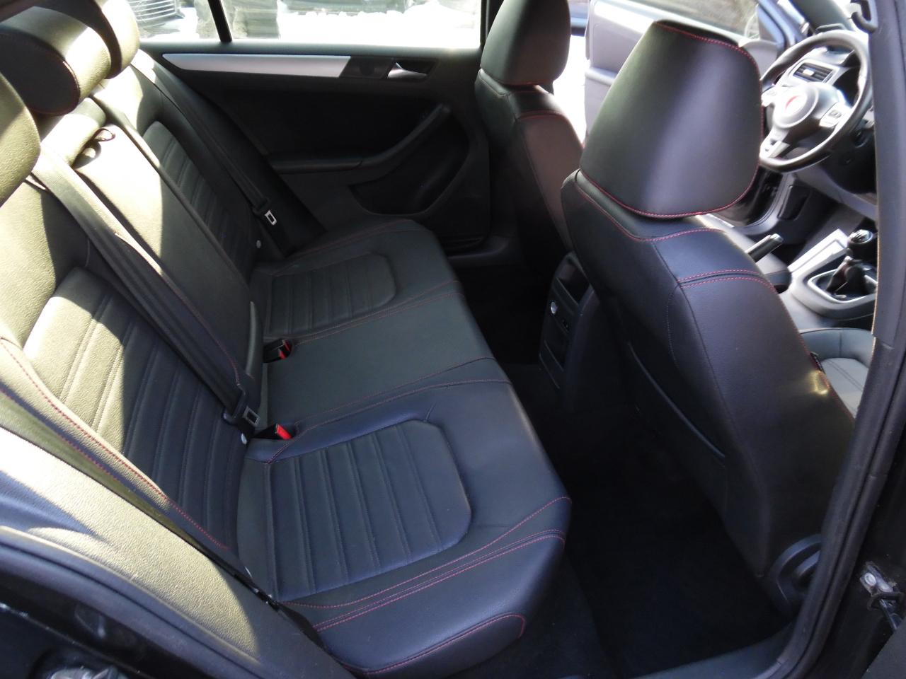 Volkswagen GLI 4dr Sdn Man Autobahn w/Nav PZEV 2012