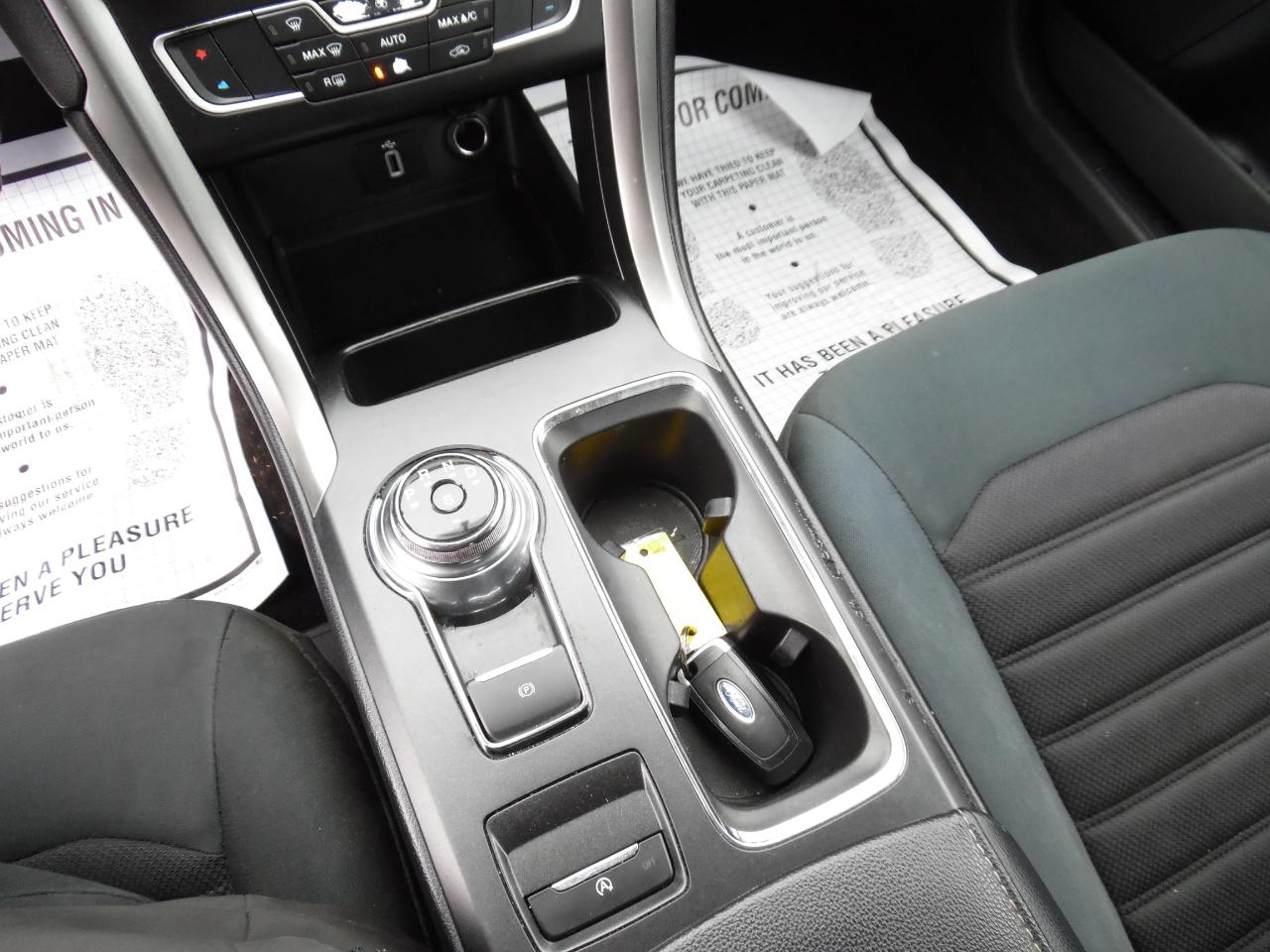 Ford Fusion SE FWD 2017