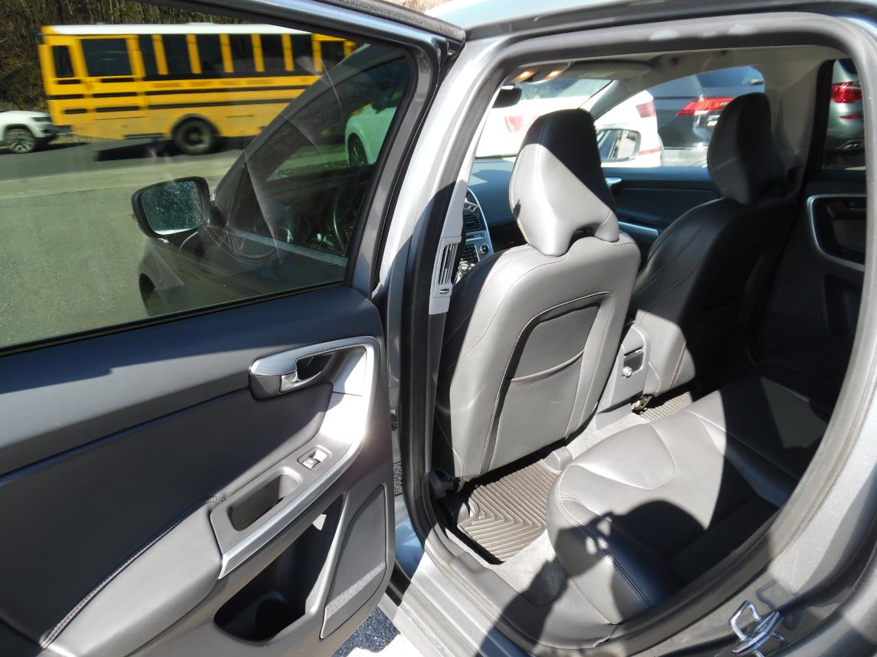 Volvo XC60 T5 FWD Dynamic 2017