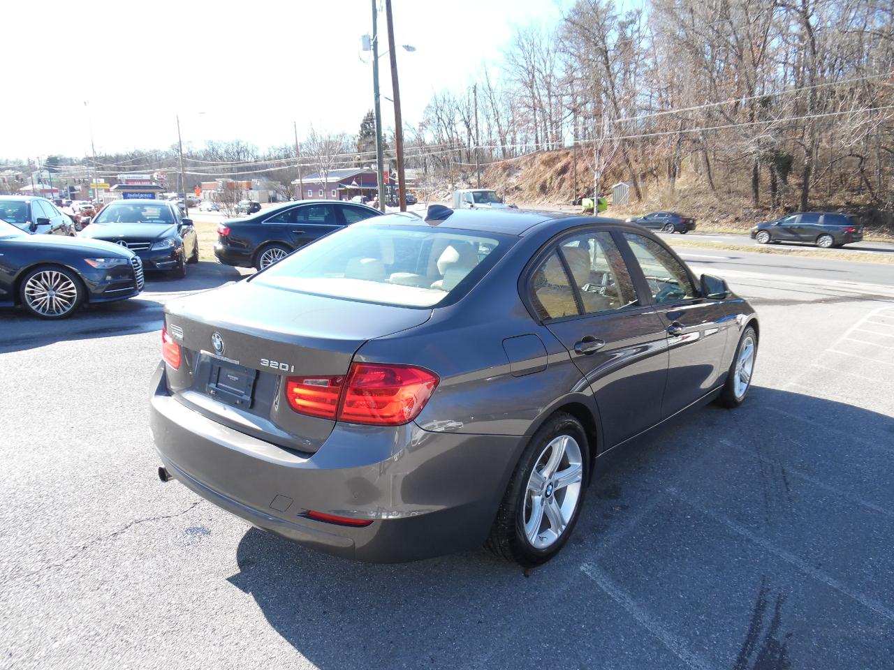 BMW 3 Series 4dr Sdn 320i xDrive AWD 2015