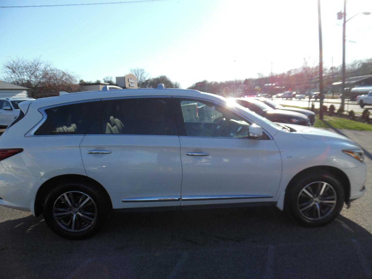 Infiniti QX60 2019.5 LUXE AWD 2019