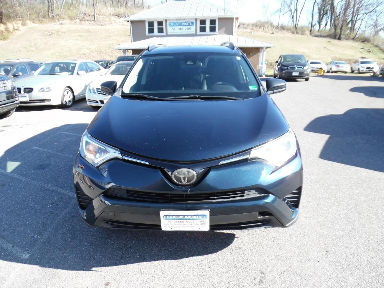 Toyota RAV4 LE FWD (Natl) 2017