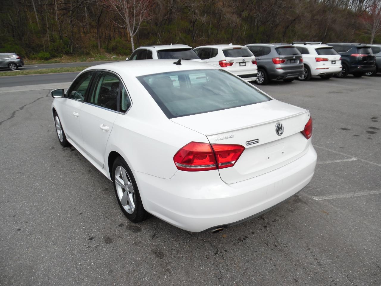 Volkswagen Passat 4dr Sdn 2.5L Auto SE 2013