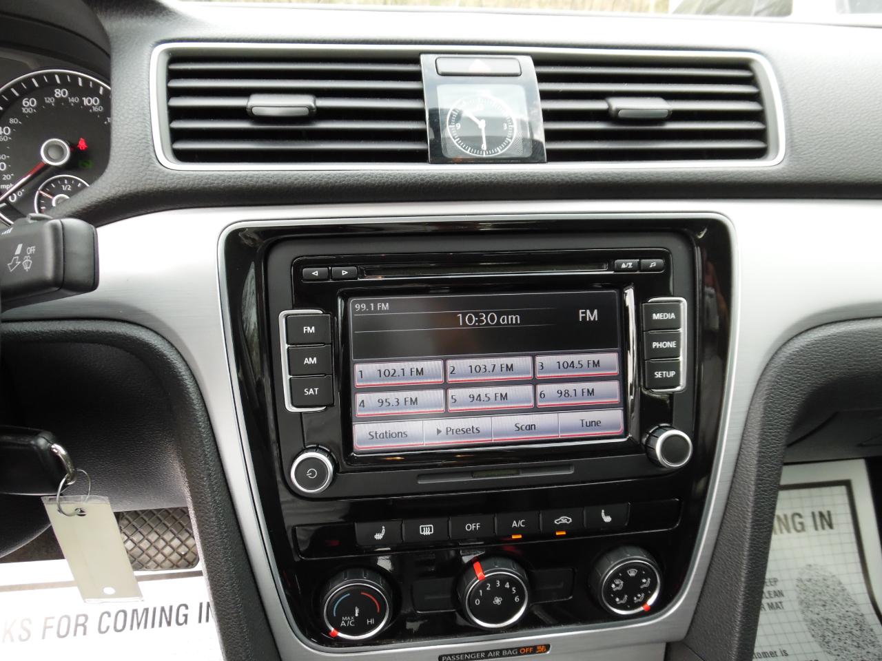 Volkswagen Passat 4dr Sdn 2.5L Auto SE 2013