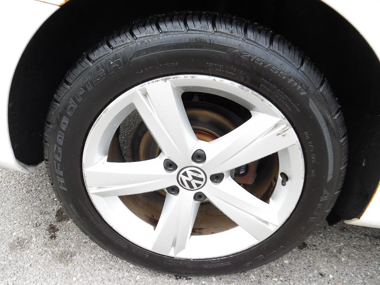 Volkswagen Passat 4dr Sdn 2.5L Auto SE 2013