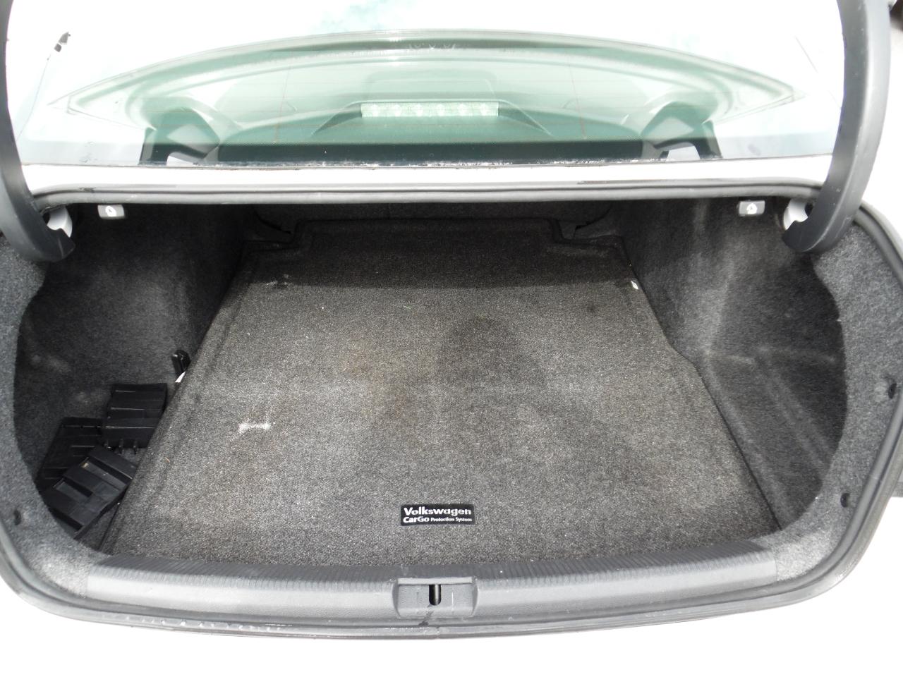 Volkswagen Passat 4dr Sdn 2.5L Auto SE 2013