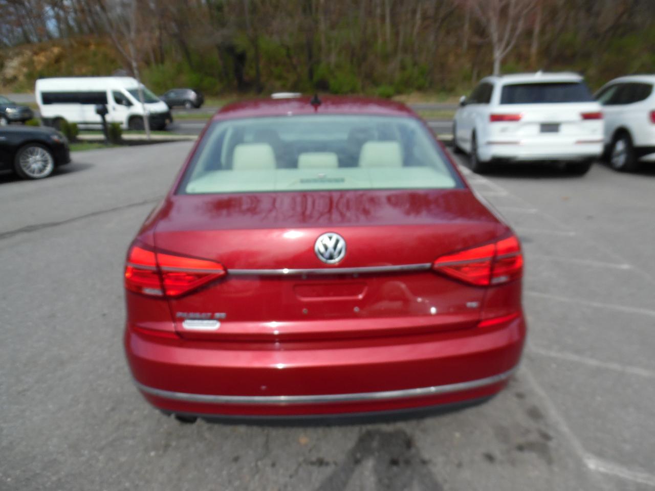 Volkswagen Passat 4dr Sdn 1.8T Auto SE 2016