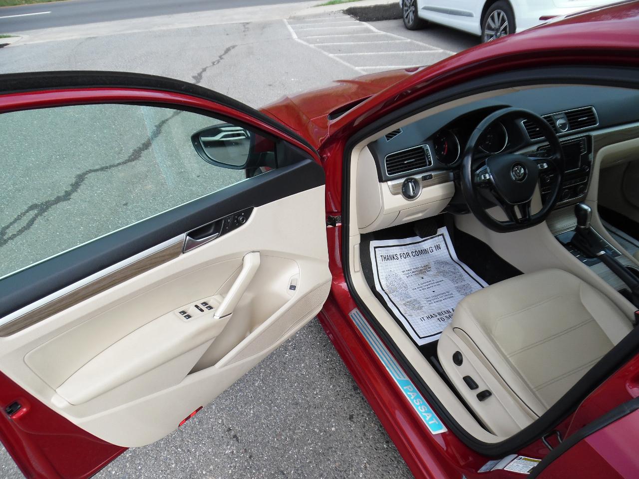 Volkswagen Passat 4dr Sdn 1.8T Auto SE 2016