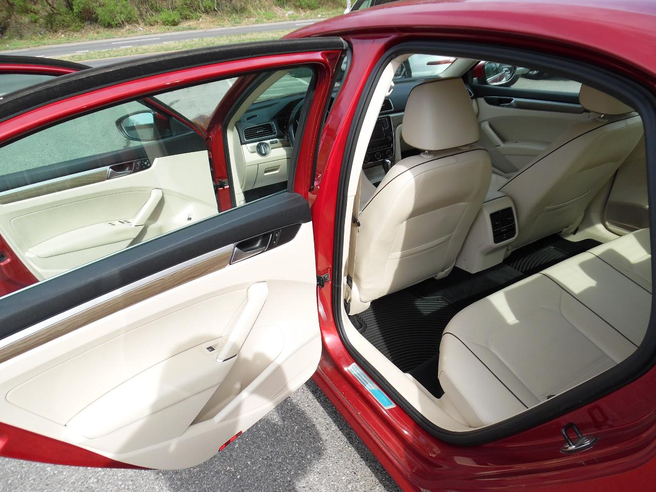 Volkswagen Passat 4dr Sdn 1.8T Auto SE 2016