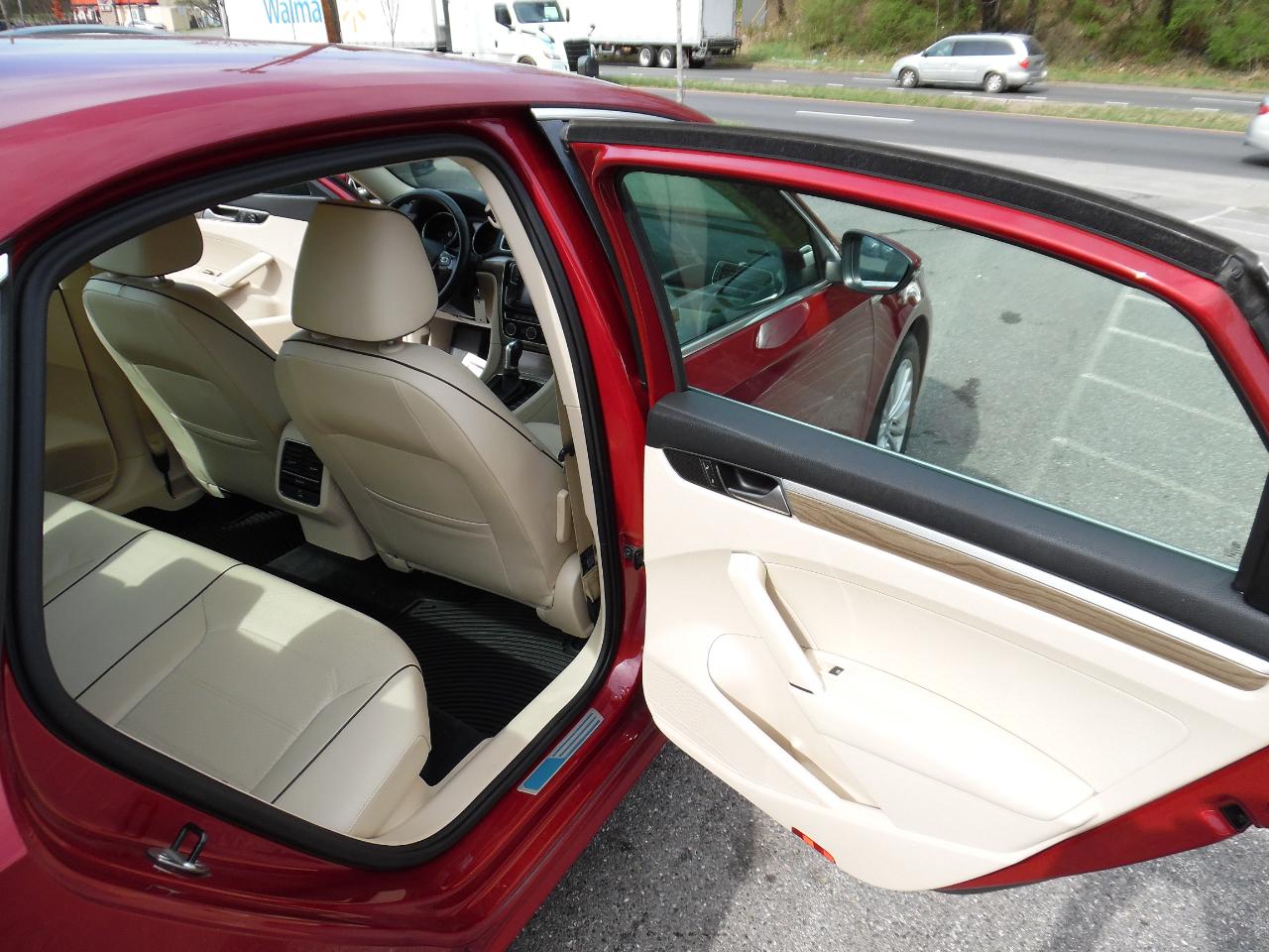 Volkswagen Passat 4dr Sdn 1.8T Auto SE 2016