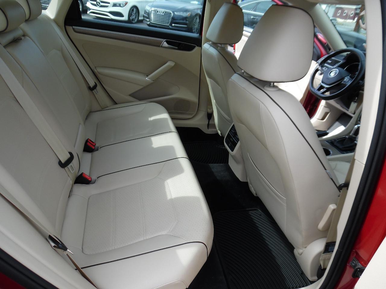 Volkswagen Passat 4dr Sdn 1.8T Auto SE 2016