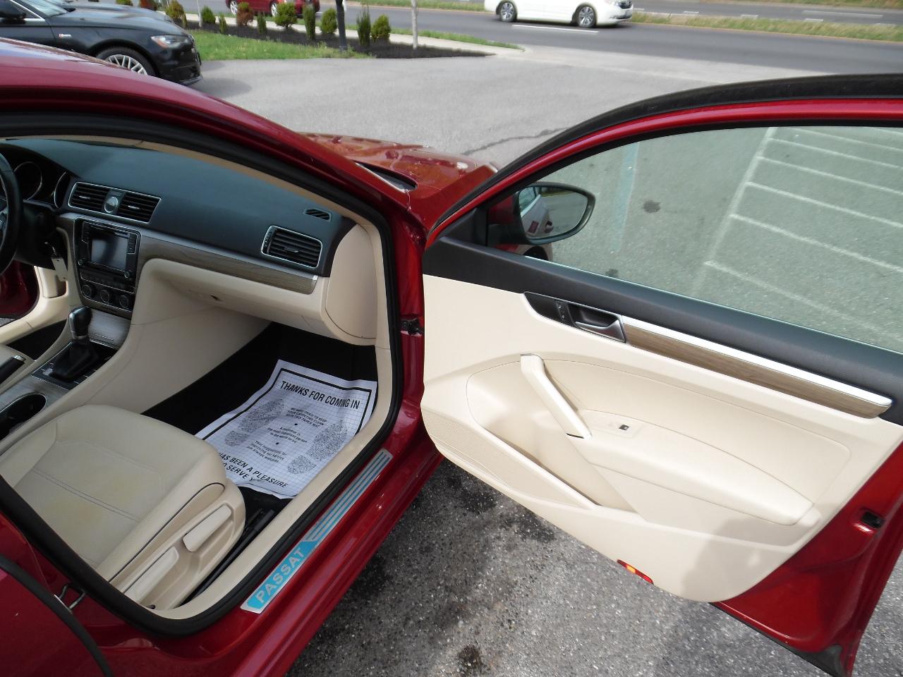 Volkswagen Passat 4dr Sdn 1.8T Auto SE 2016