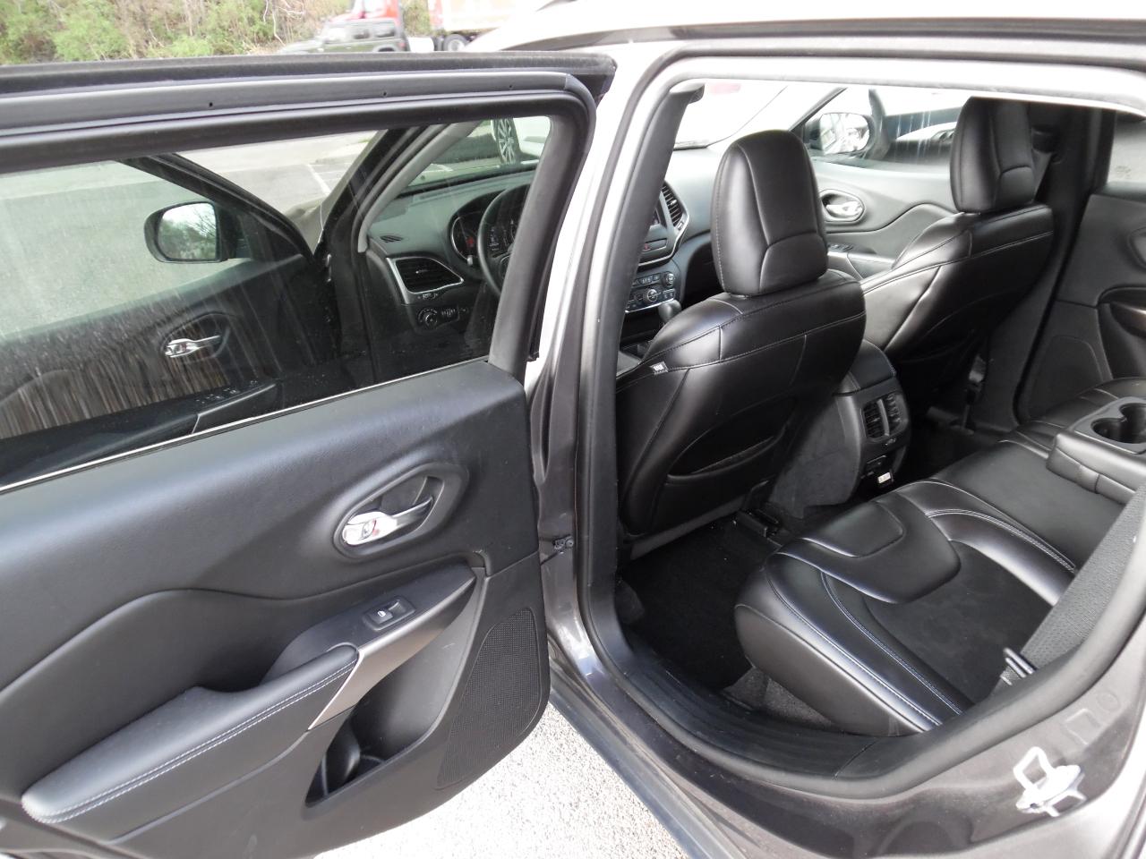 Jeep Cherokee Latitude Plus FWD 2019