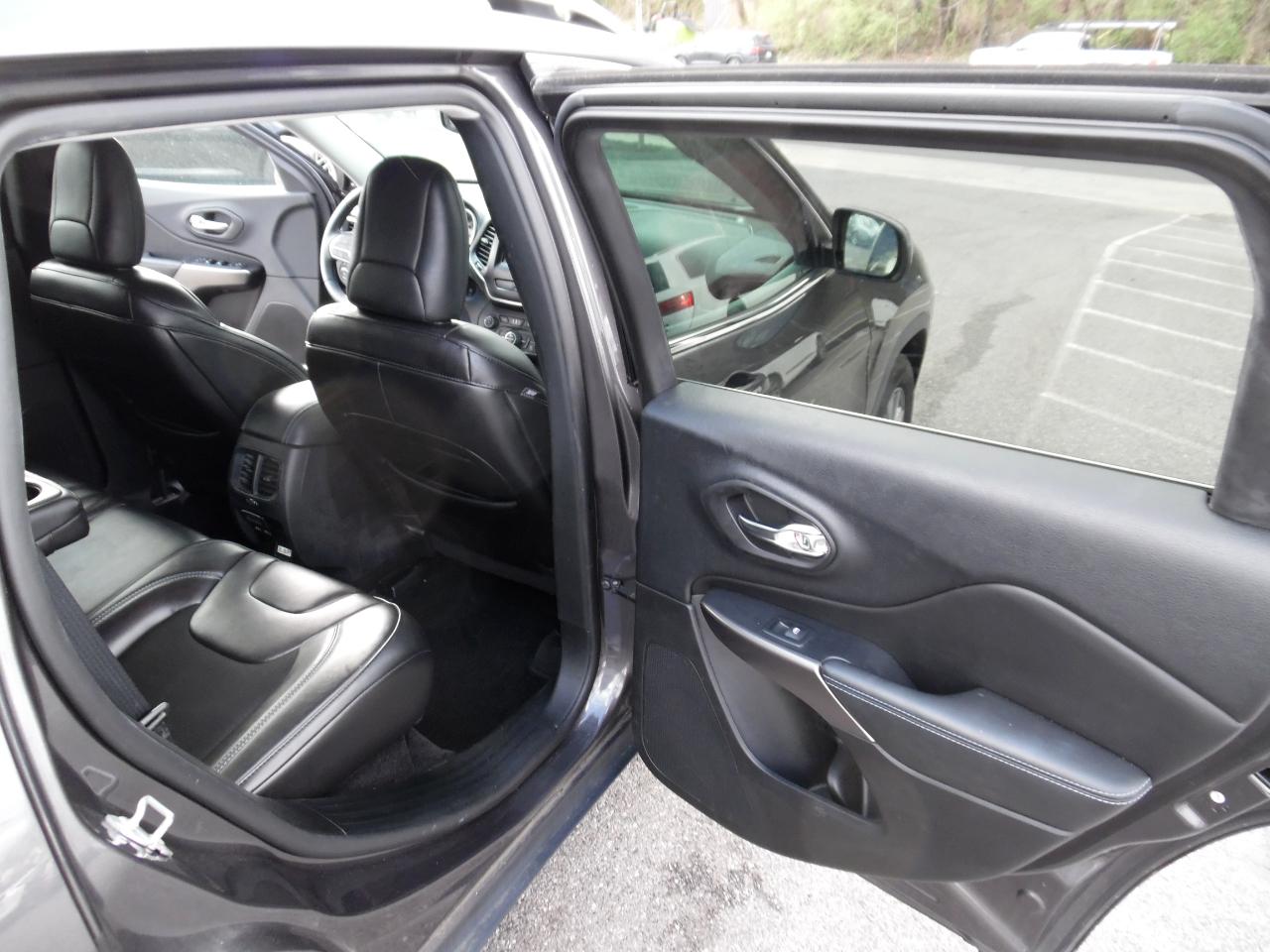 Jeep Cherokee Latitude Plus FWD 2019