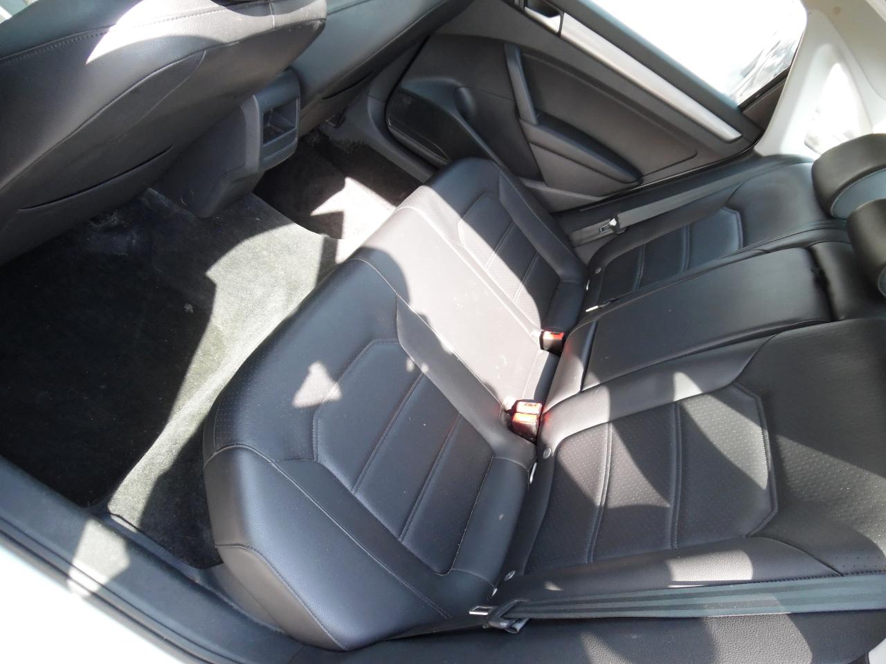 Volkswagen Passat 4dr Sdn 1.8T Auto S PZEV 2015