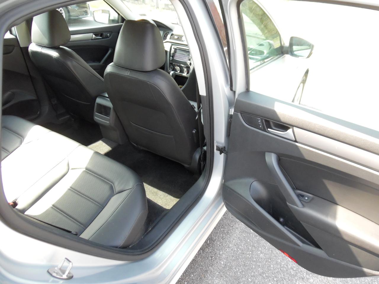 Volkswagen Passat 4dr Sdn 1.8T Auto S PZEV 2015