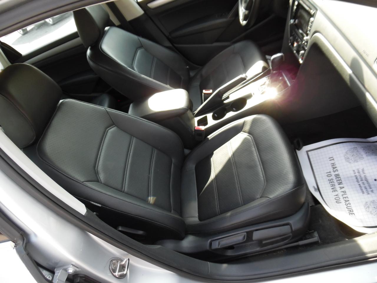 Volkswagen Passat 4dr Sdn 1.8T Auto S PZEV 2015