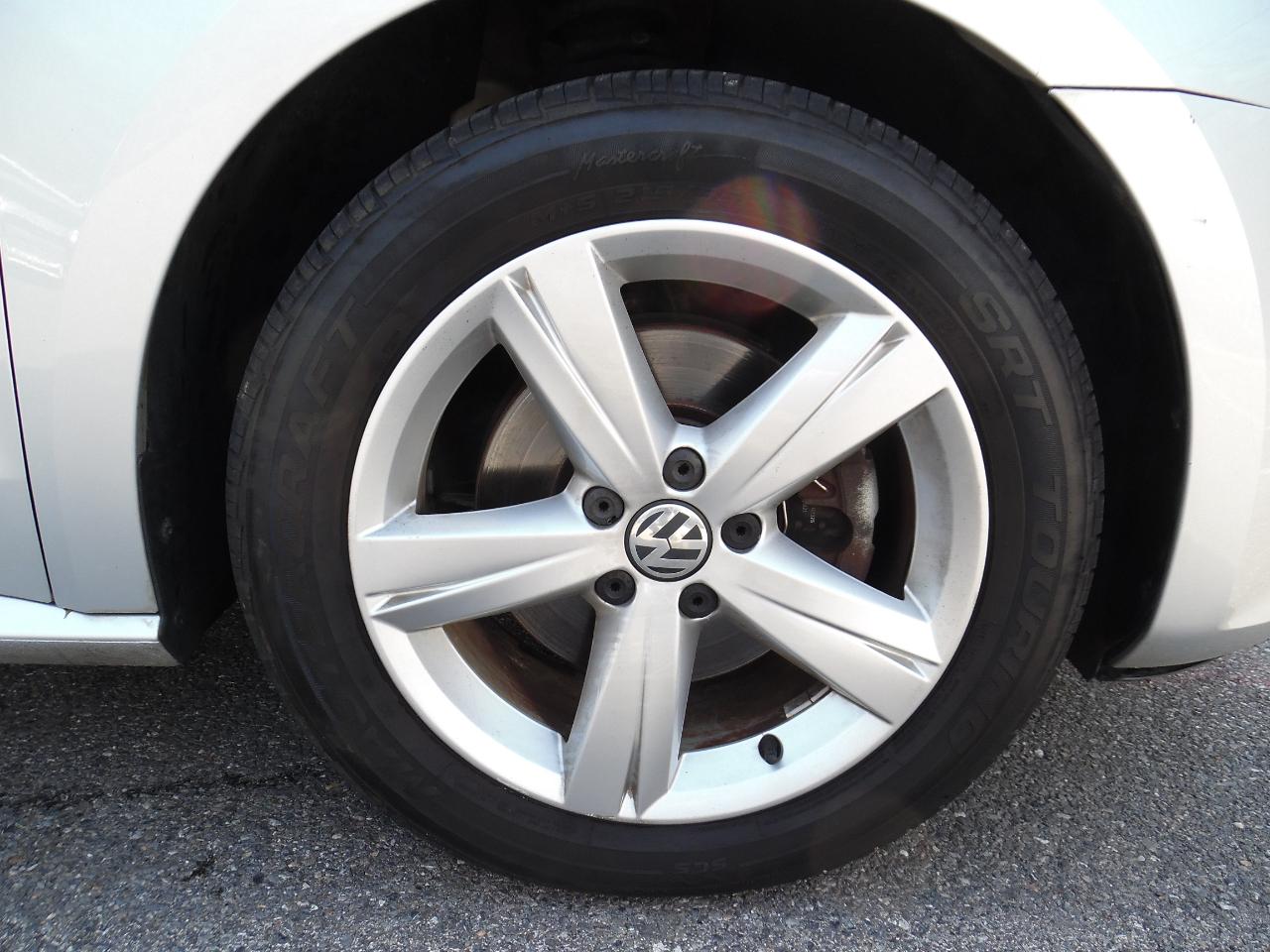 Volkswagen Passat 4dr Sdn 1.8T Auto S PZEV 2015