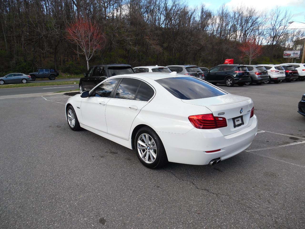 BMW 5 Series 4dr Sdn 528i RWD 2016