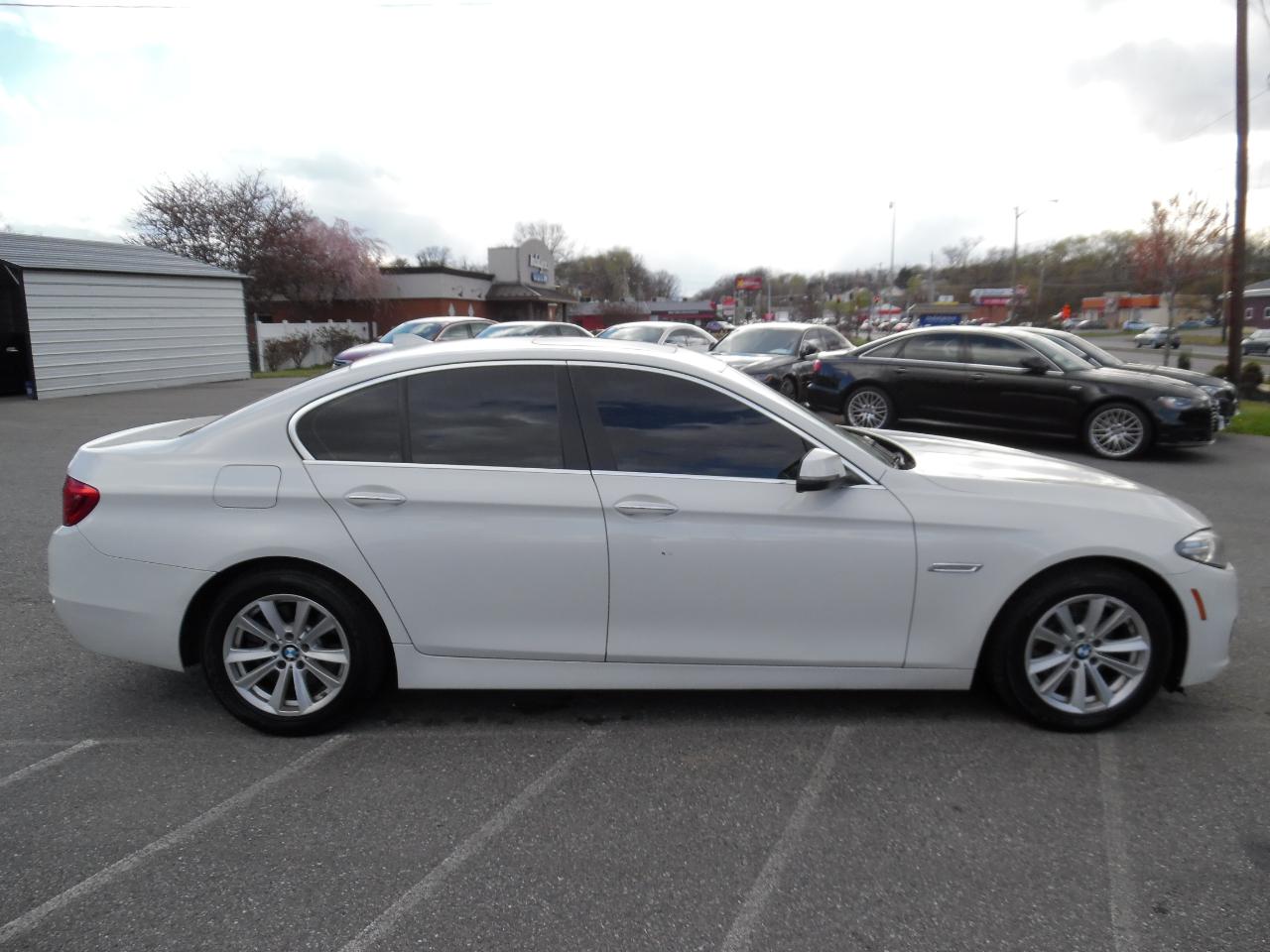 BMW 5 Series 4dr Sdn 528i RWD 2016