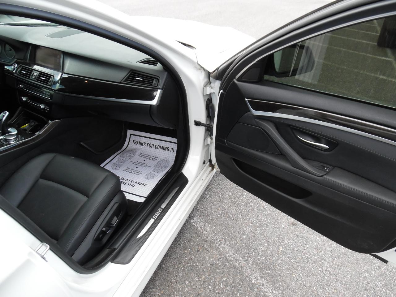 BMW 5 Series 4dr Sdn 528i RWD 2016