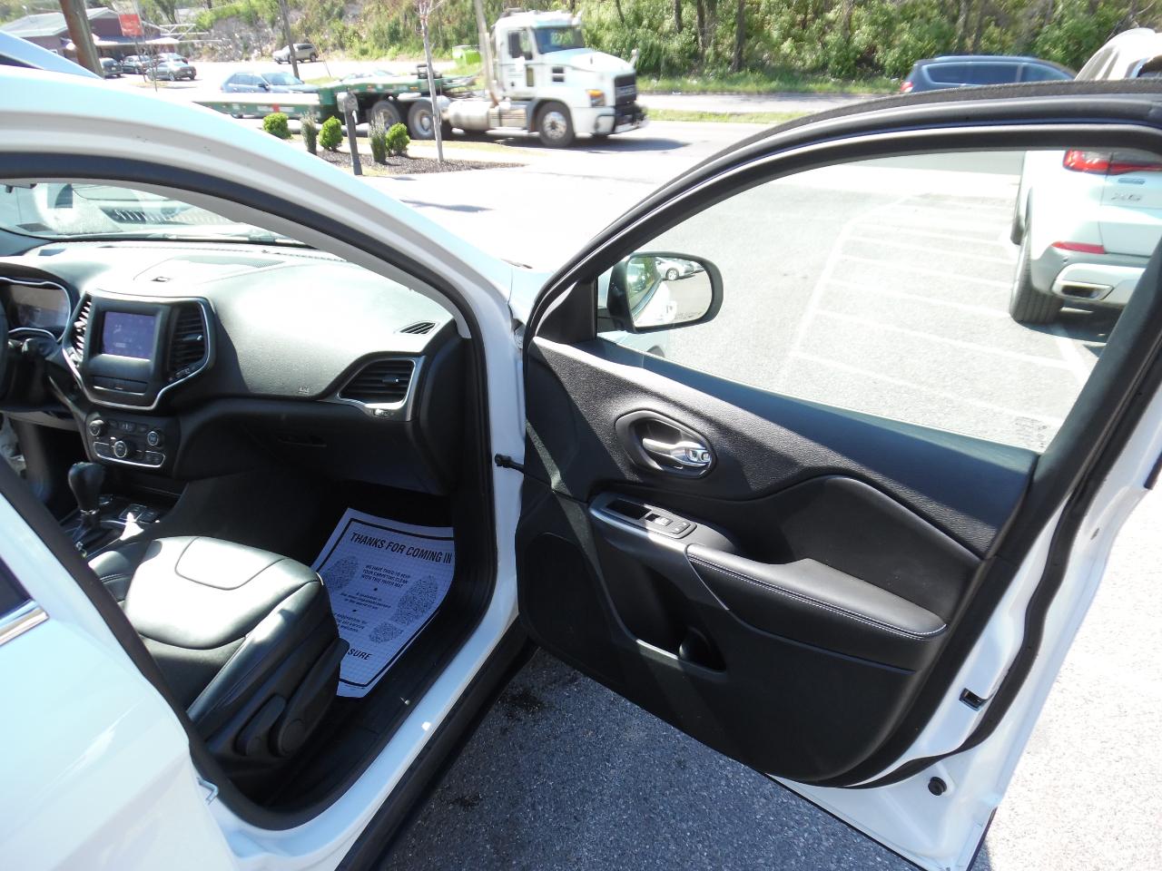 Jeep Cherokee Latitude Plus 4x4 2019