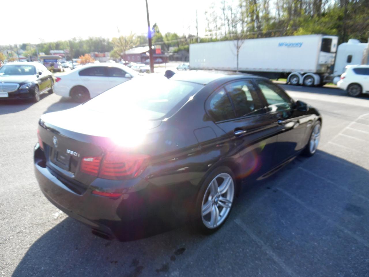 BMW 5 Series 4dr Sdn 550i xDrive AWD 2012