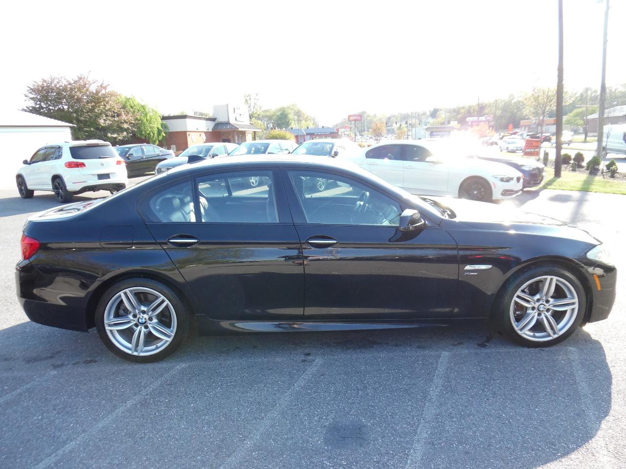BMW 5 Series 4dr Sdn 550i xDrive AWD 2012