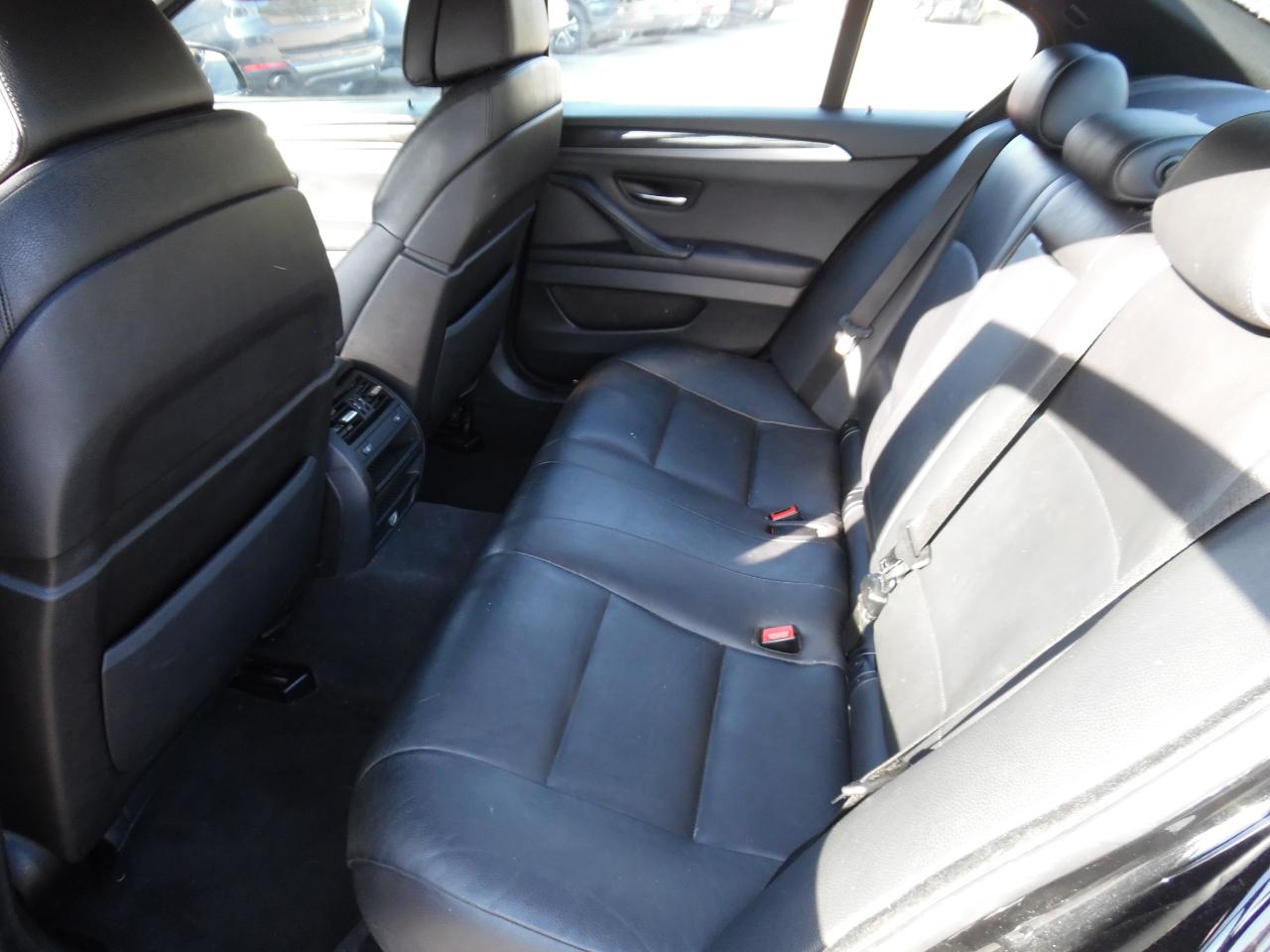 BMW 5 Series 4dr Sdn 550i xDrive AWD 2012