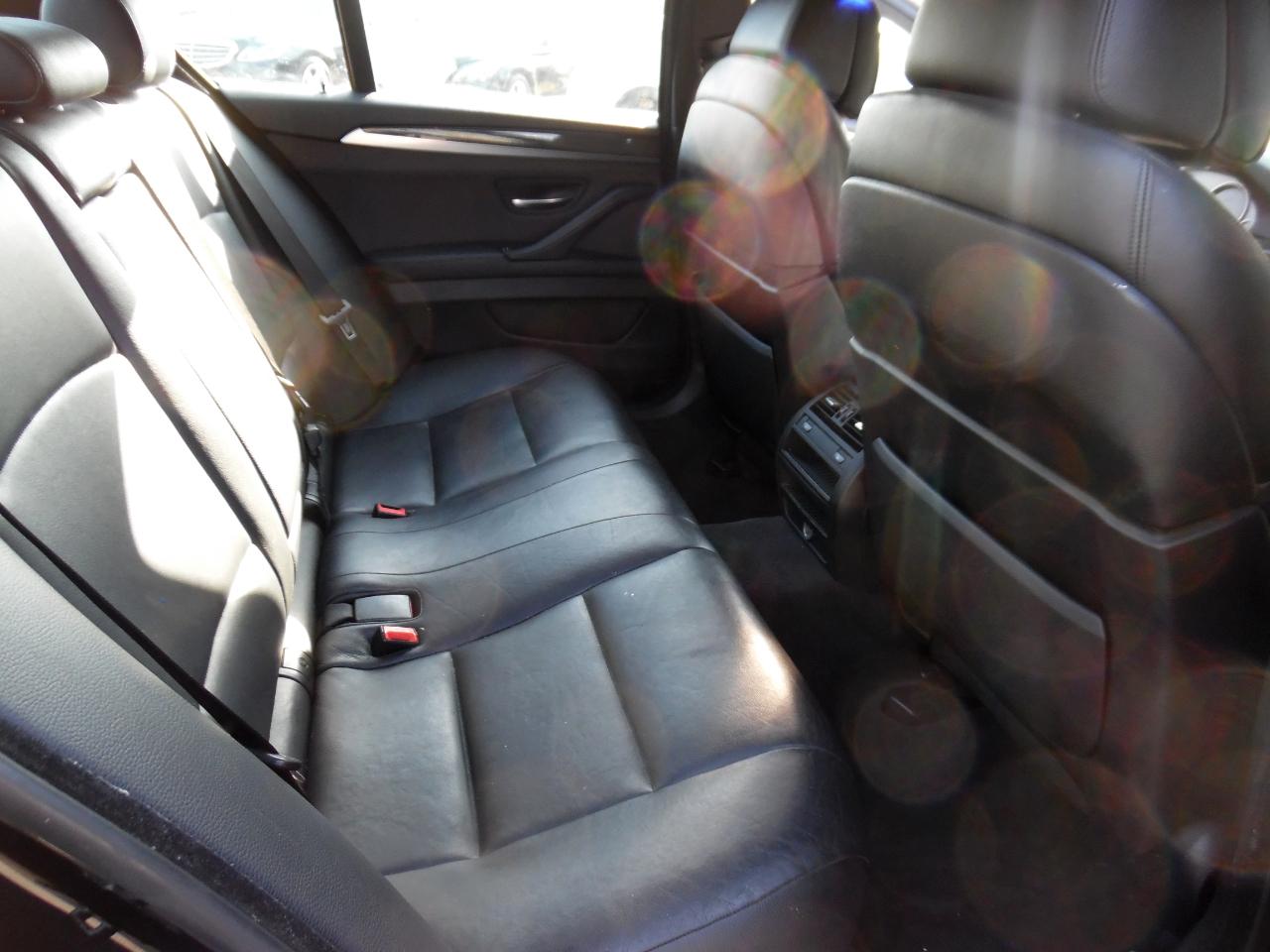 BMW 5 Series 4dr Sdn 550i xDrive AWD 2012