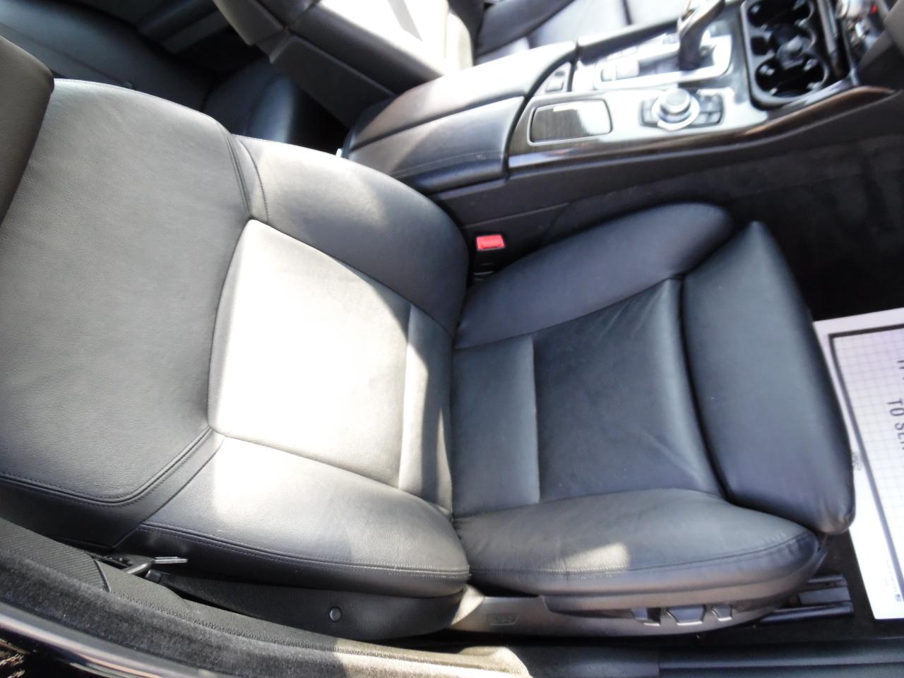 BMW 5 Series 4dr Sdn 550i xDrive AWD 2012