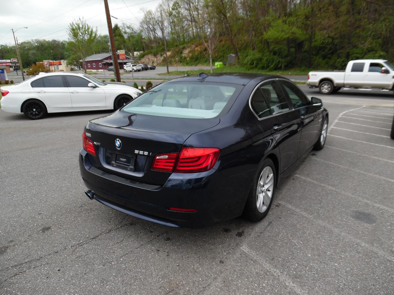 BMW 5 Series 4dr Sdn 528i xDrive AWD 2012