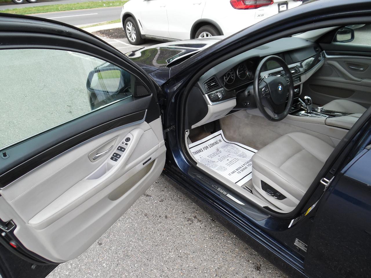 BMW 5 Series 4dr Sdn 528i xDrive AWD 2012