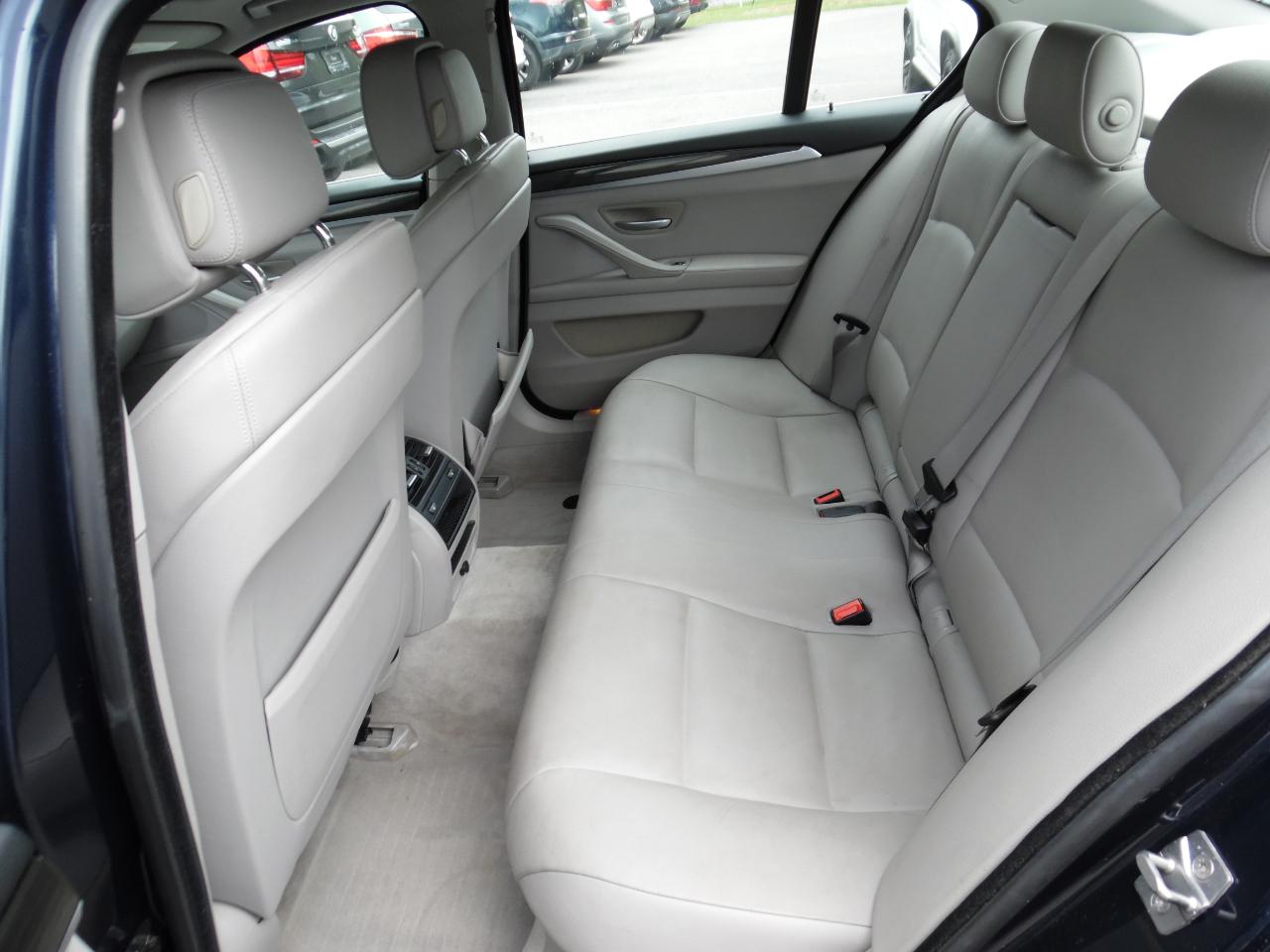 BMW 5 Series 4dr Sdn 528i xDrive AWD 2012