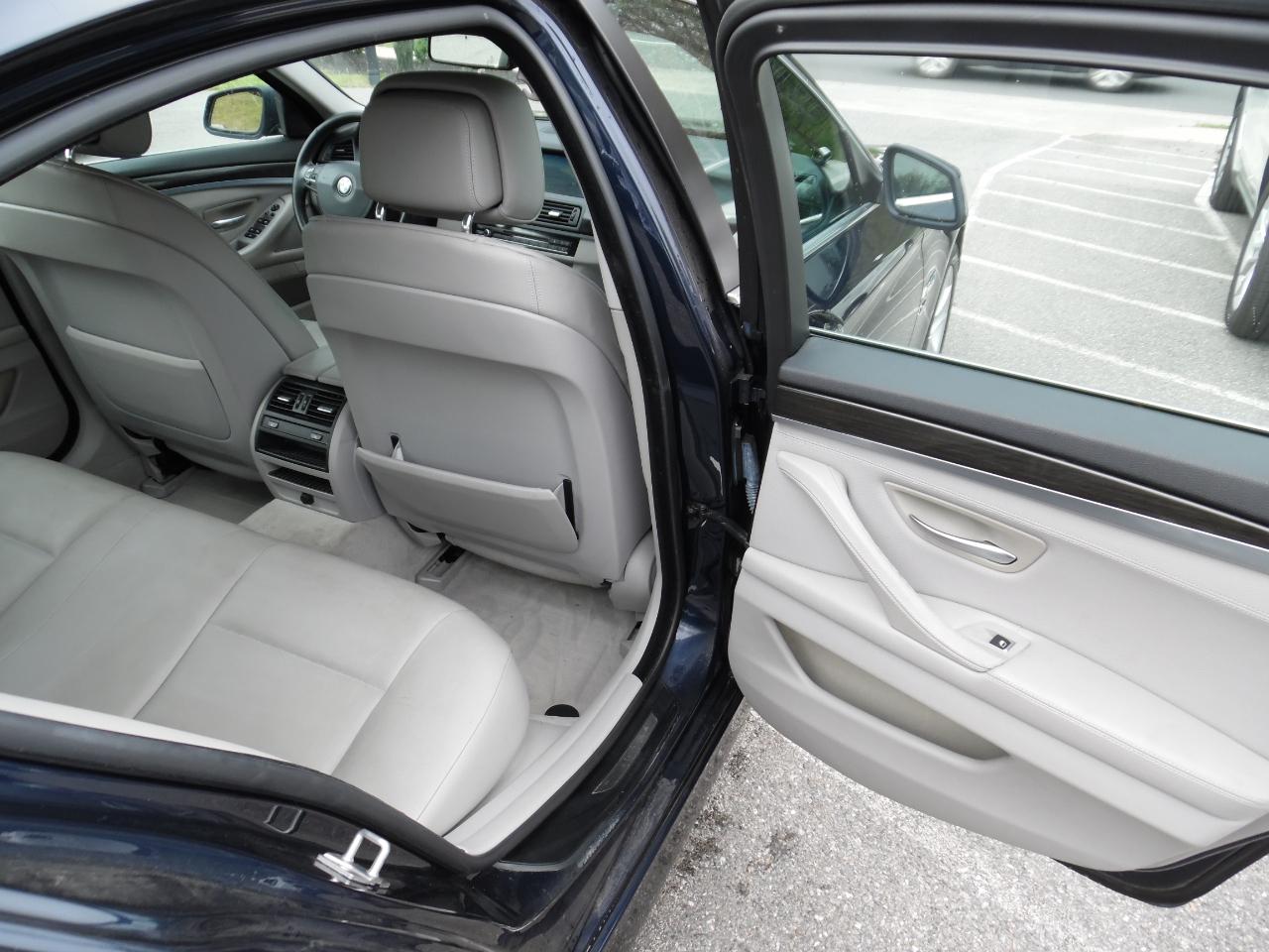 BMW 5 Series 4dr Sdn 528i xDrive AWD 2012