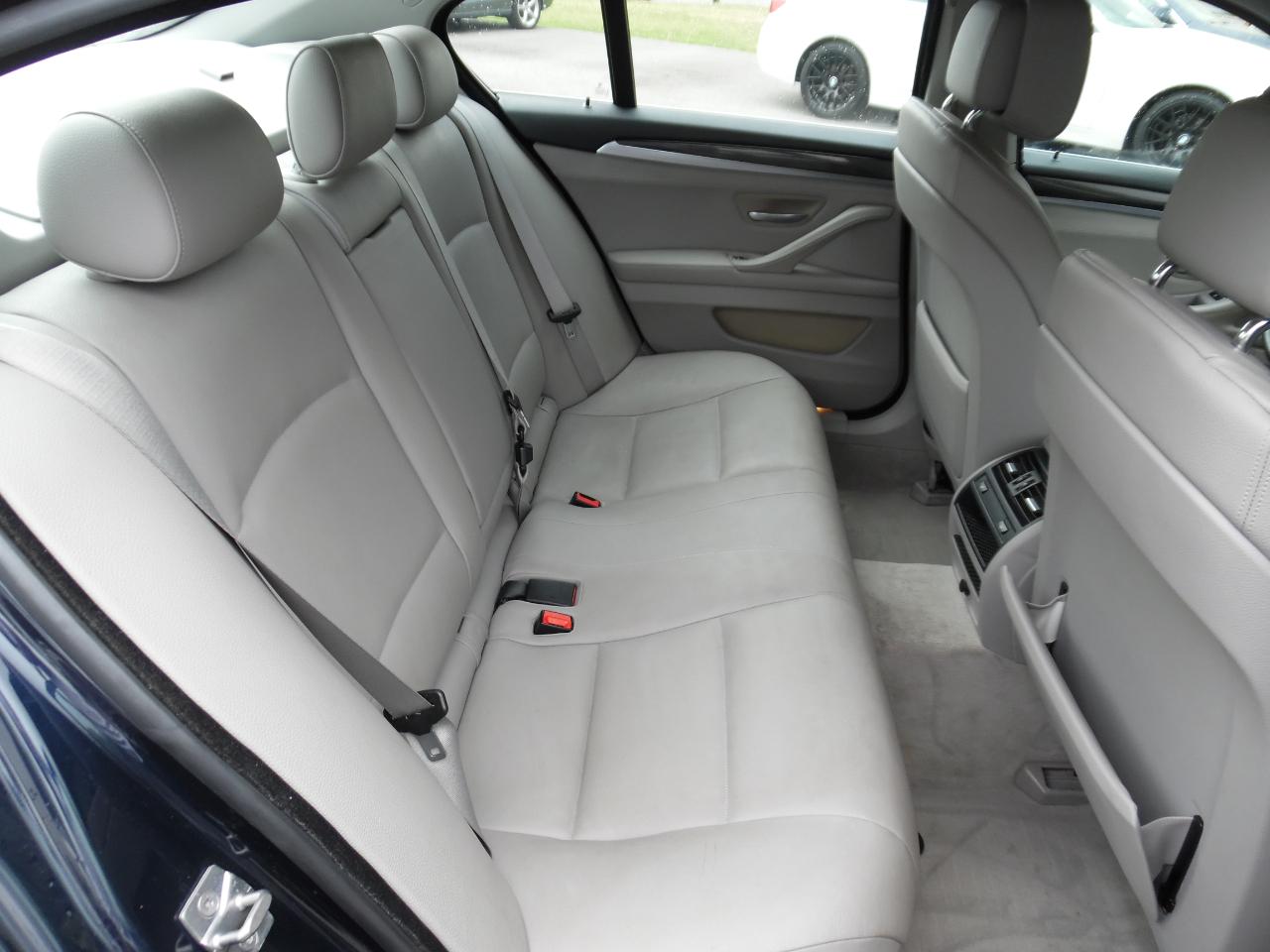 BMW 5 Series 4dr Sdn 528i xDrive AWD 2012