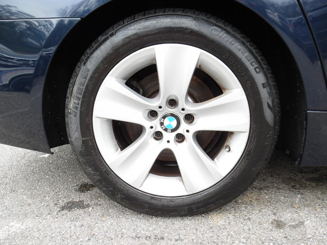 BMW 5 Series 4dr Sdn 528i xDrive AWD 2012