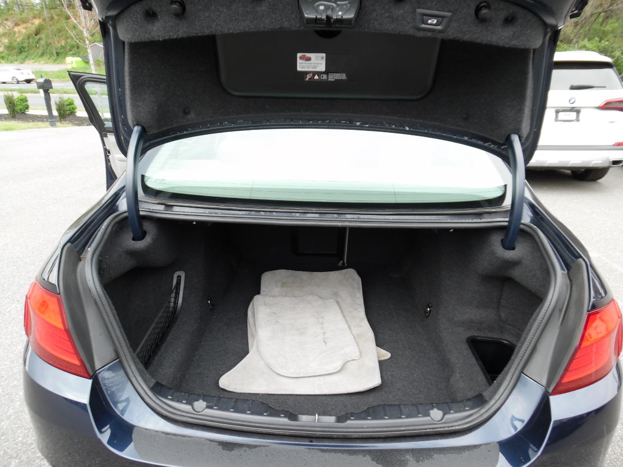 BMW 5 Series 4dr Sdn 528i xDrive AWD 2012