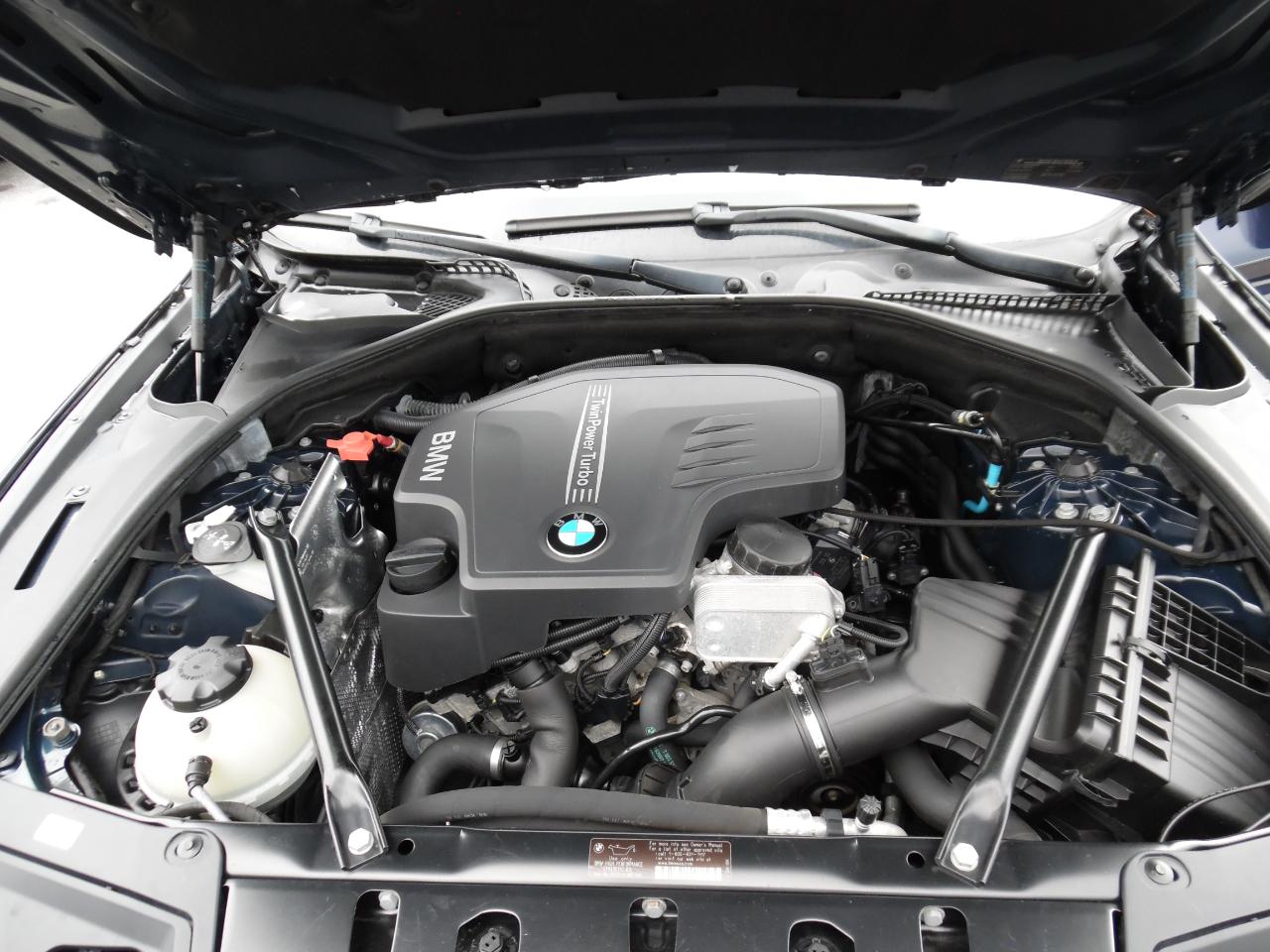 BMW 5 Series 4dr Sdn 528i xDrive AWD 2012