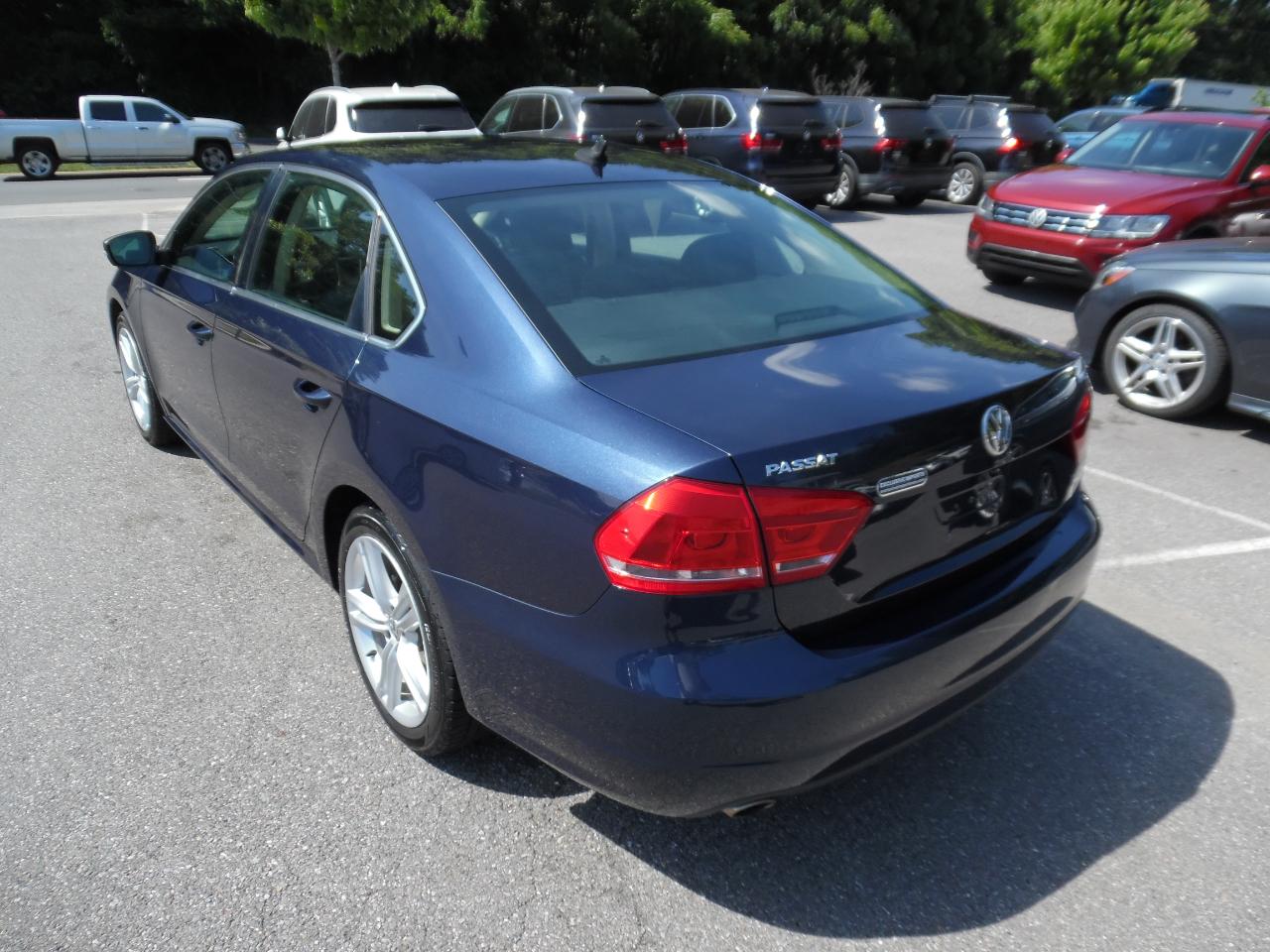 Volkswagen Passat 4dr Sdn 2.0L DSG TDI SE w/Sunroof 2015