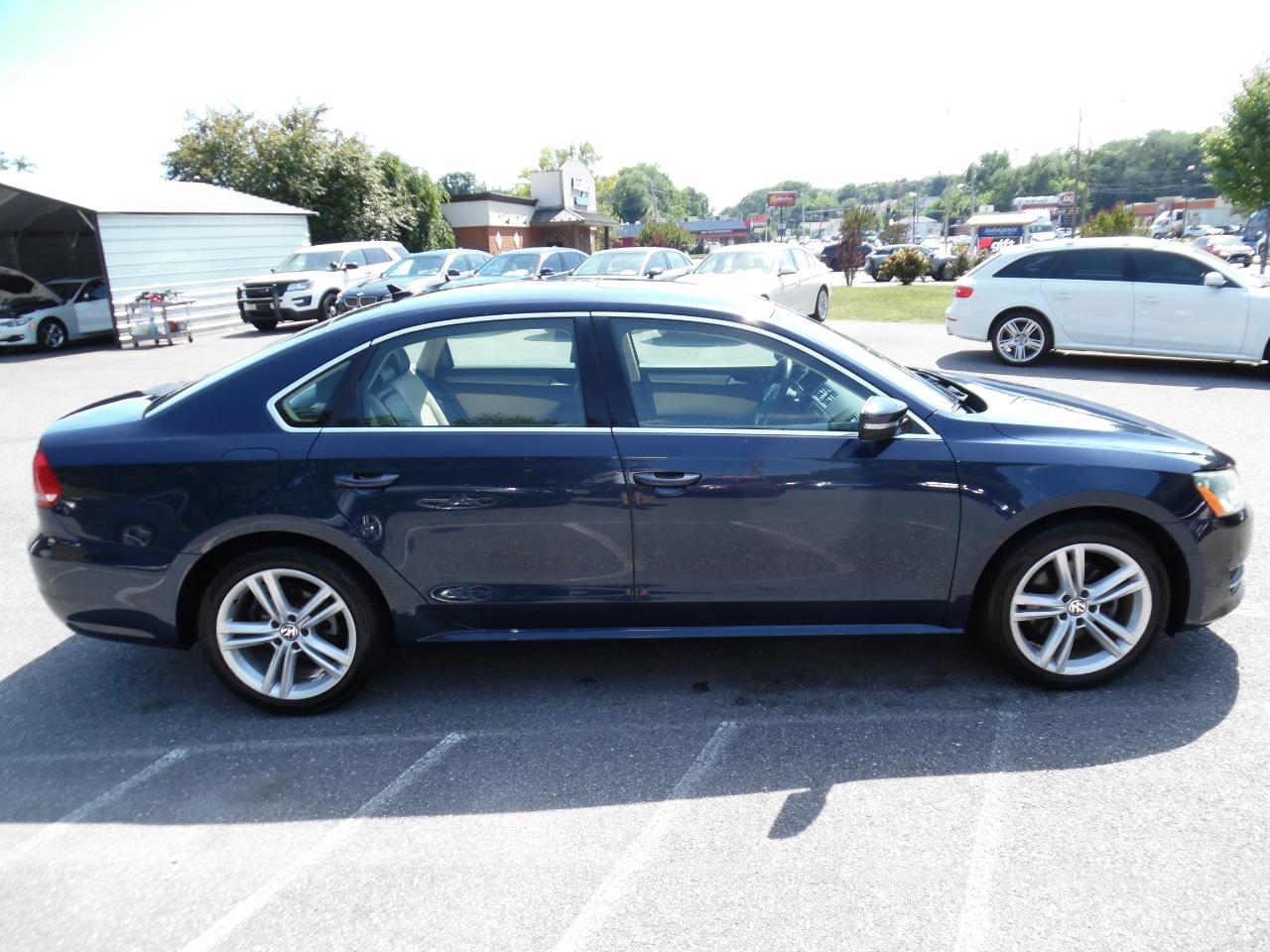 Volkswagen Passat 4dr Sdn 2.0L DSG TDI SE w/Sunroof 2015