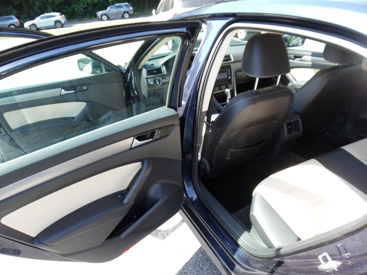 Volkswagen Passat 4dr Sdn 2.0L DSG TDI SE w/Sunroof 2015