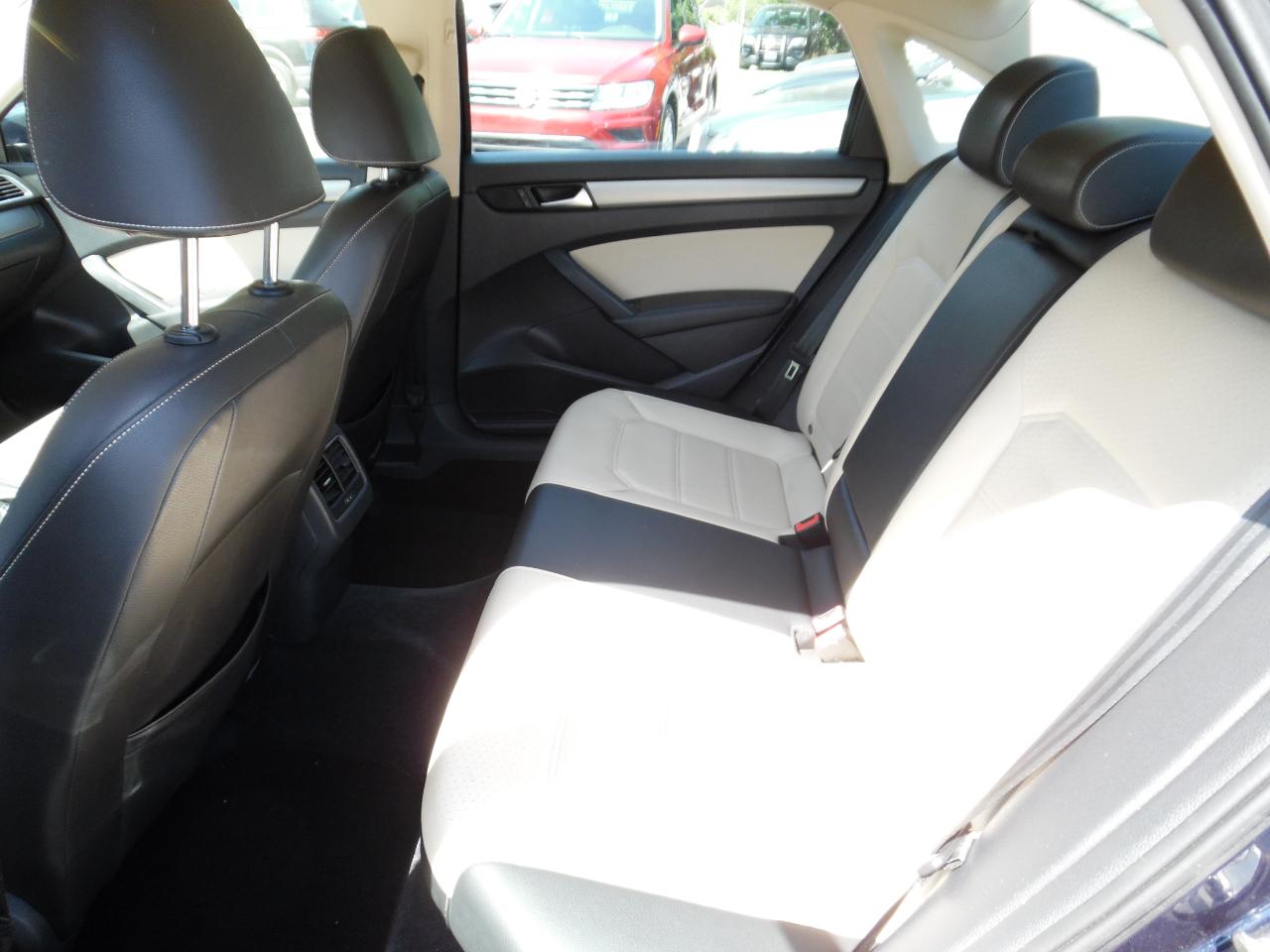 Volkswagen Passat 4dr Sdn 2.0L DSG TDI SE w/Sunroof 2015