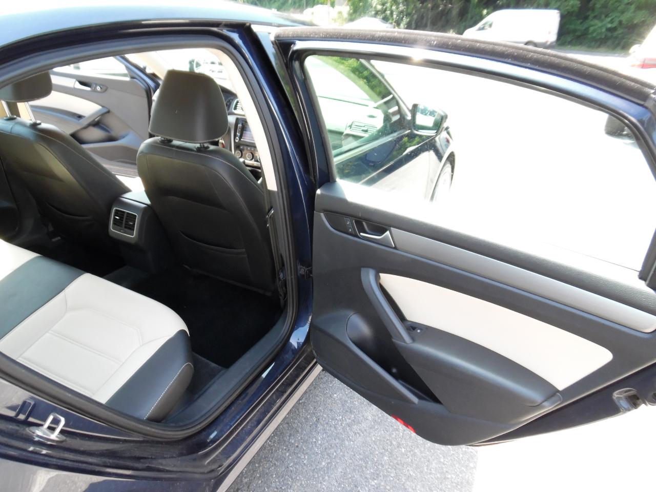 Volkswagen Passat 4dr Sdn 2.0L DSG TDI SE w/Sunroof 2015