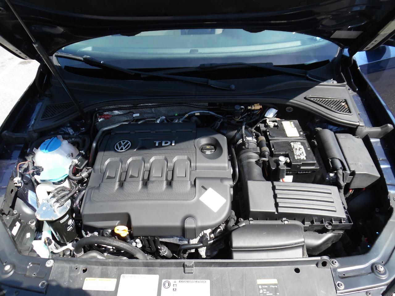 Volkswagen Passat 4dr Sdn 2.0L DSG TDI SE w/Sunroof 2015