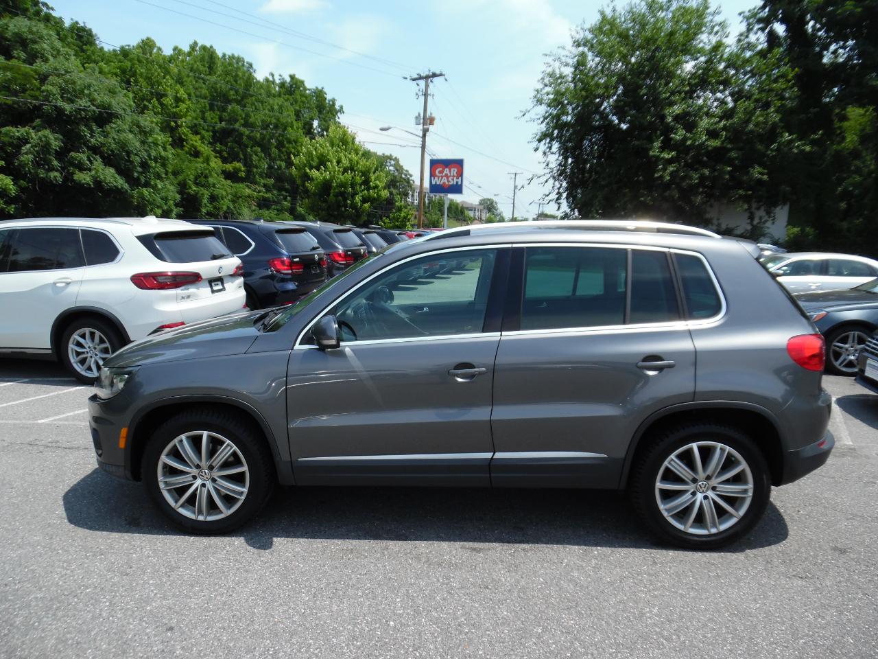 Volkswagen Tiguan 2WD 4dr Auto SE w/Sunroof & Nav *Ltd Avail* 2016