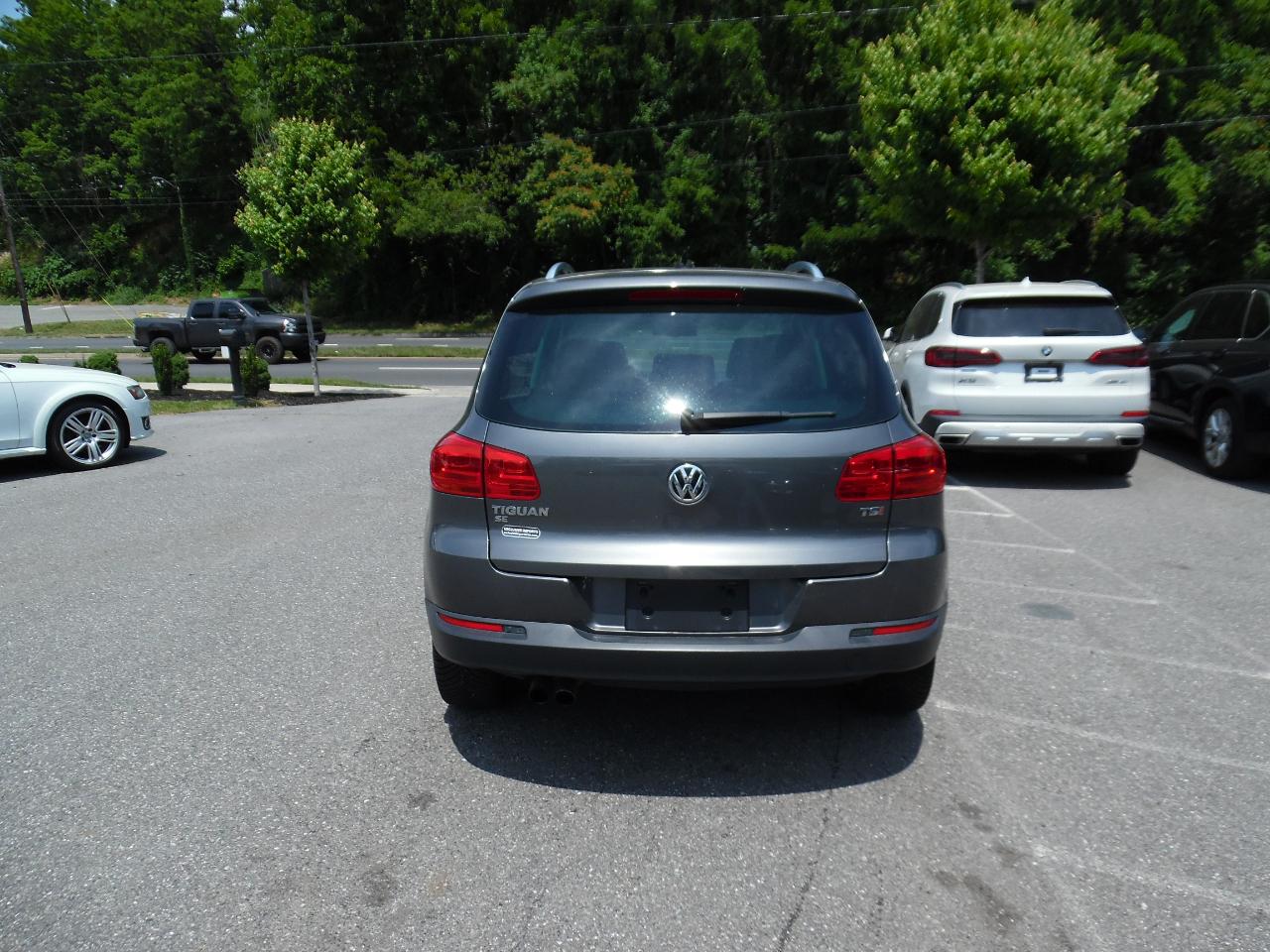 Volkswagen Tiguan 2WD 4dr Auto SE w/Sunroof & Nav *Ltd Avail* 2016