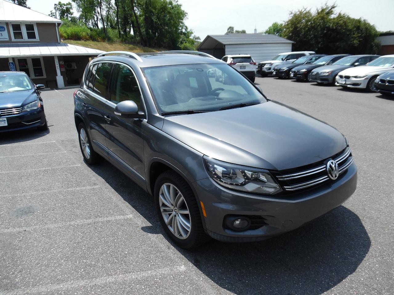 Volkswagen Tiguan 2WD 4dr Auto SE w/Sunroof & Nav *Ltd Avail* 2016