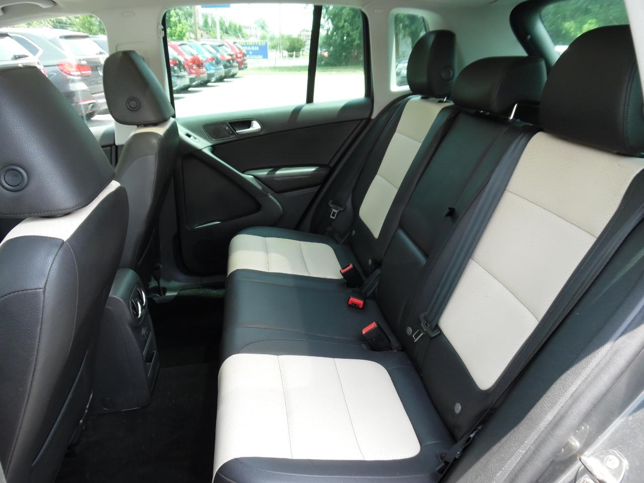 Volkswagen Tiguan 2WD 4dr Auto SE w/Sunroof & Nav *Ltd Avail* 2016